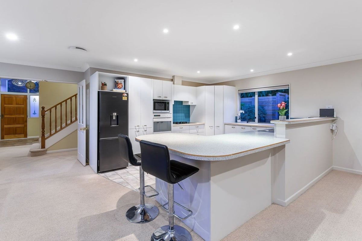 23 Samwell Drive, Whitby, Porirua - Carousel 2