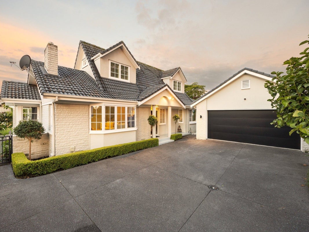 992 River Road, Queenwood, Hamilton - Carousel 1