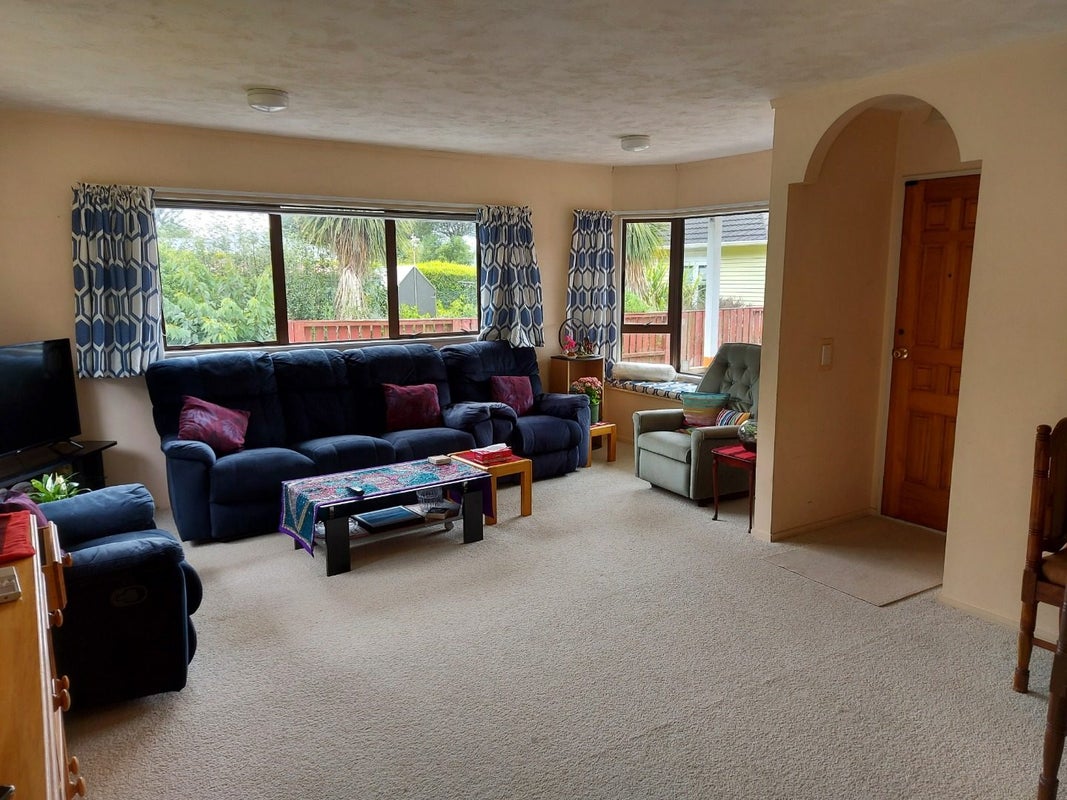 4A Luckie Street, Tawa, Wellington - Carousel 2