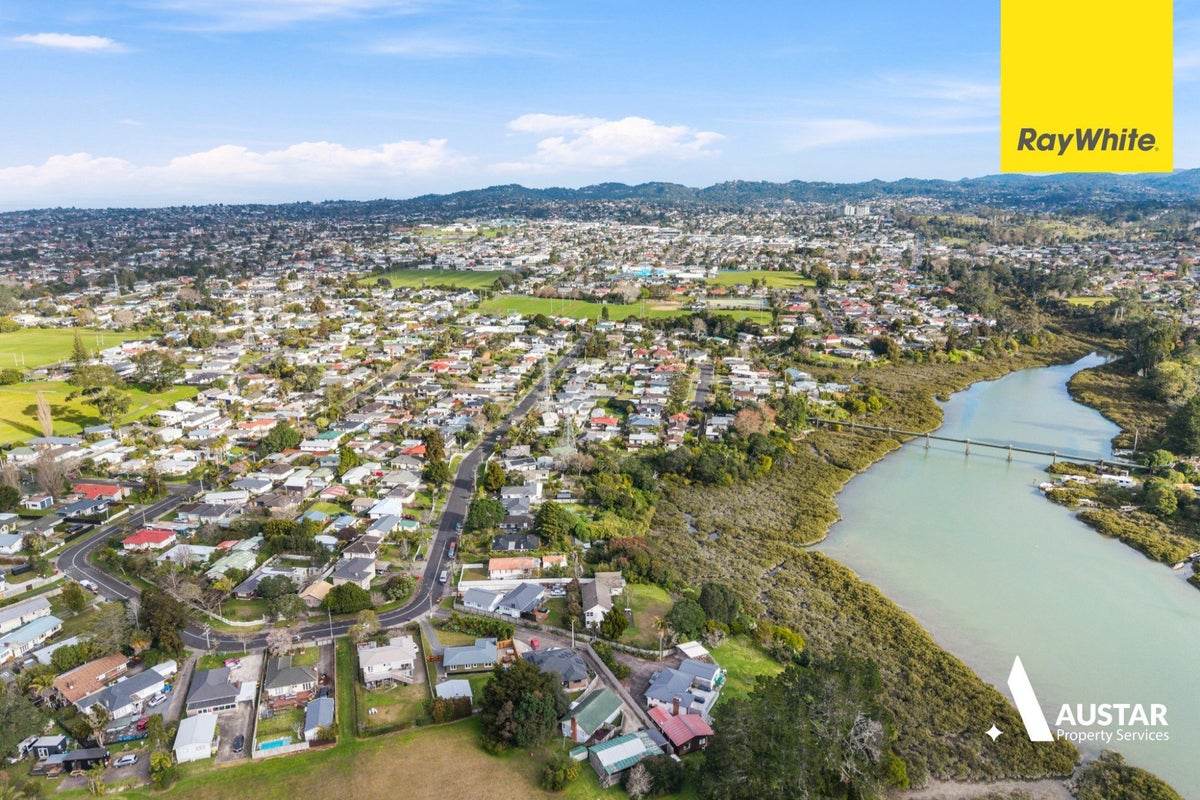 60 Cobham Crescent, Kelston, Auckland - Carousel 17