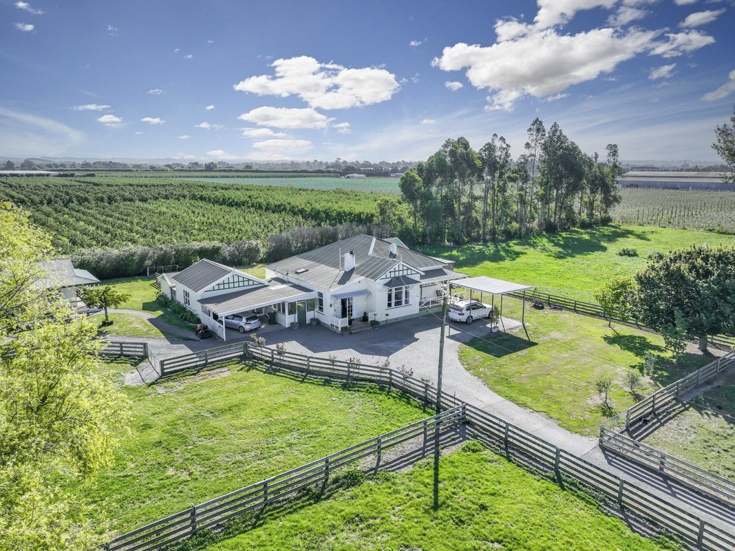 96 Heathcote Road, Longlands, Hastings - Carousel 1