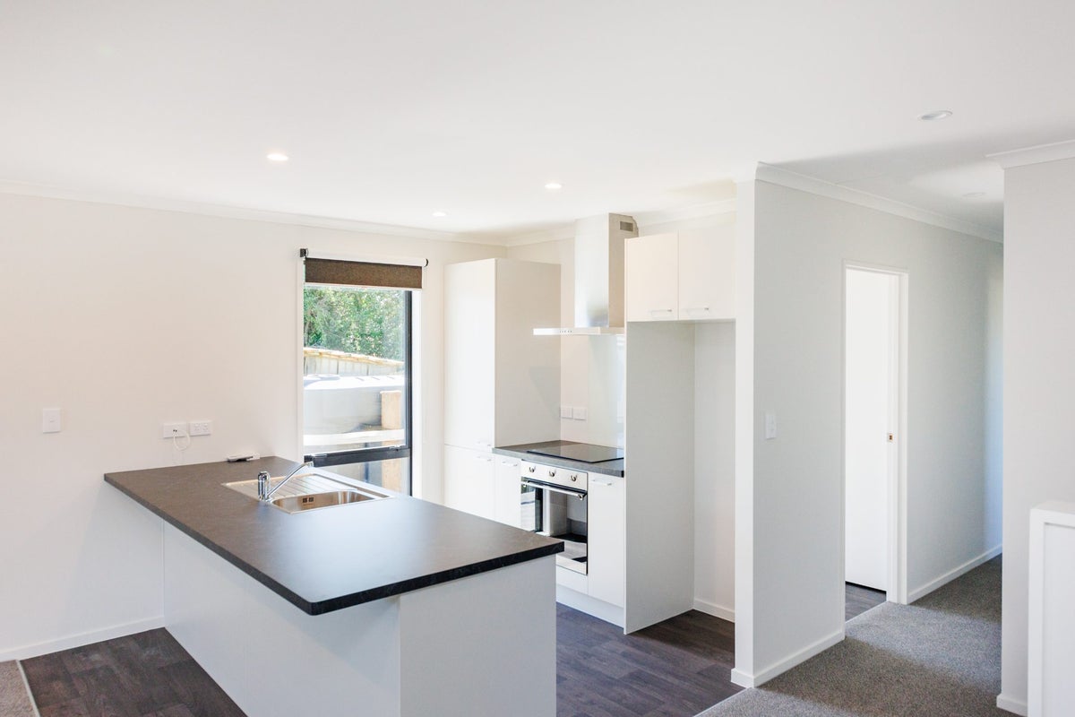 14B Rewa Street, Takaro, Palmerston North - Carousel 2