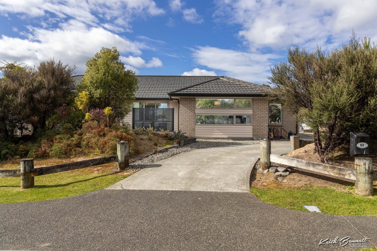 63 Mount Marua Way, Timberlea, Upper Hutt - Carousel 2
