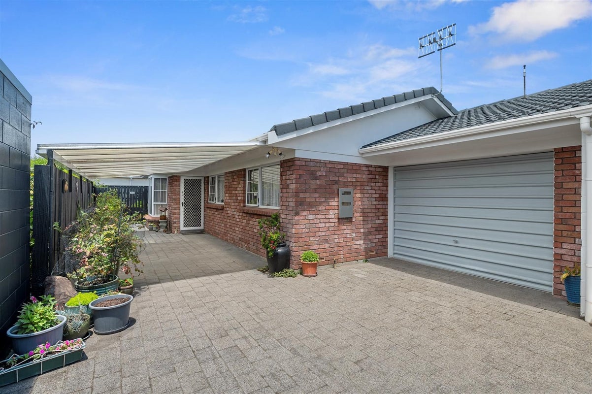 10D Carnot Street, Glenholme, Rotorua - Carousel 1