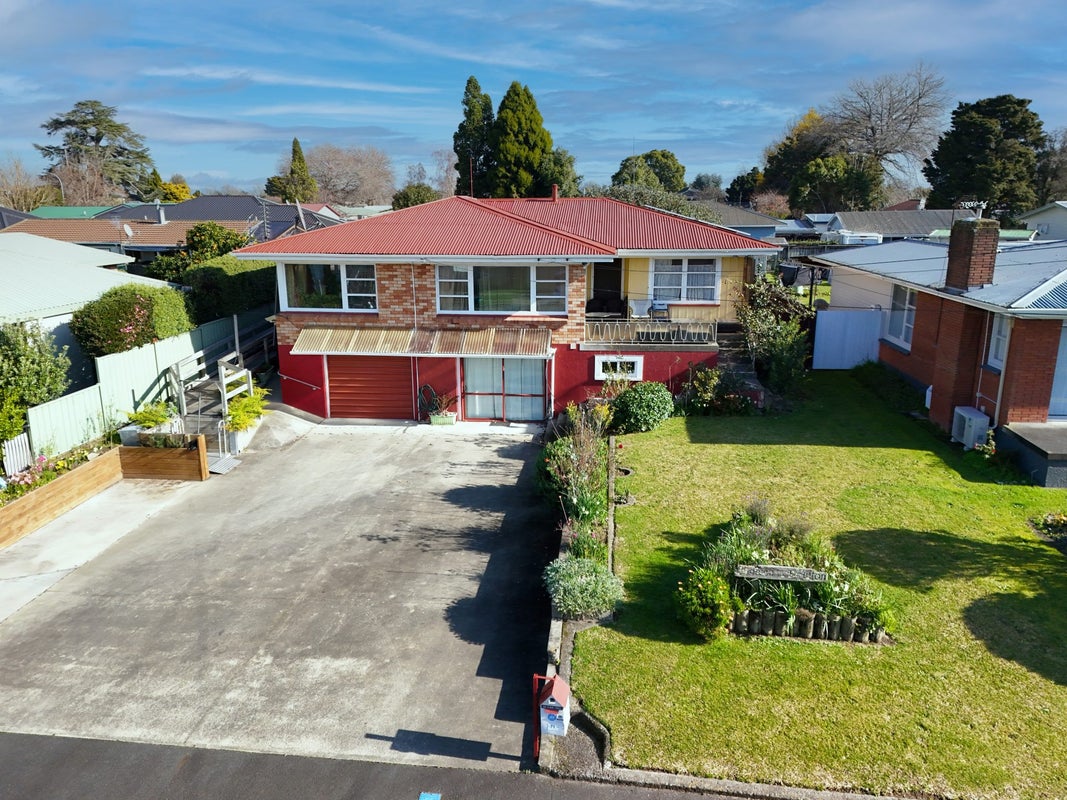 24 Springfield Crescent, Enderley, Hamilton - Carousel 1