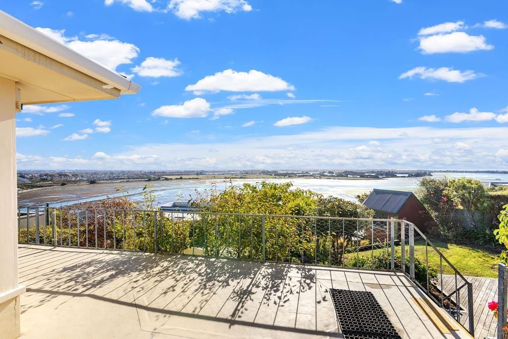 25 Te Awakura Terrace, Mount Pleasant, Christchurch - Carousel 1