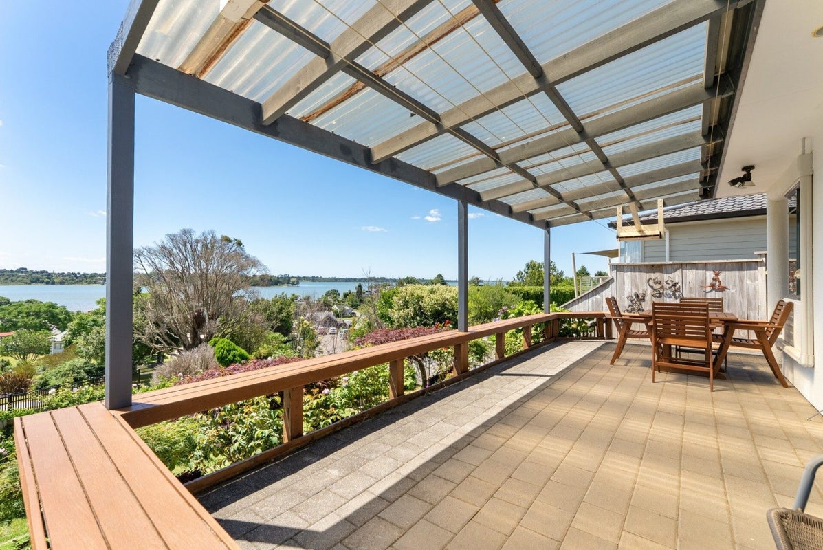 14 Lorrigan Way, Welcome Bay, Tauranga - Carousel 2