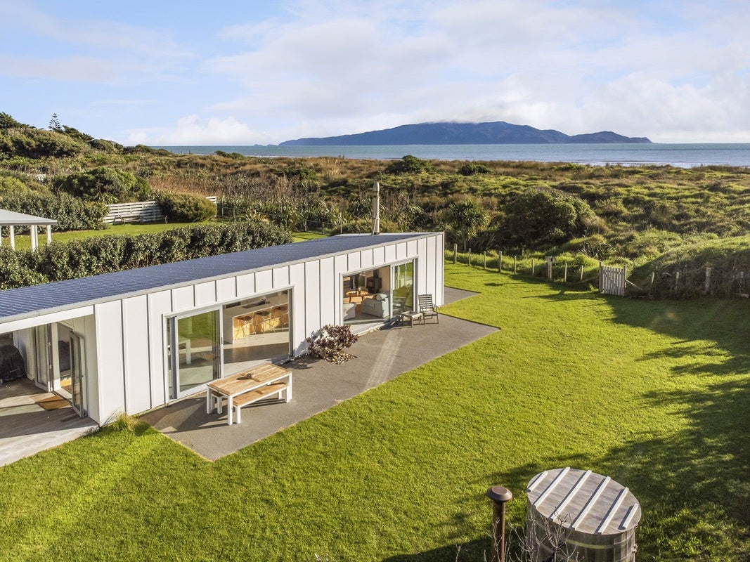 41 Marram Way, Peka Peka, Waikanae - Carousel 1