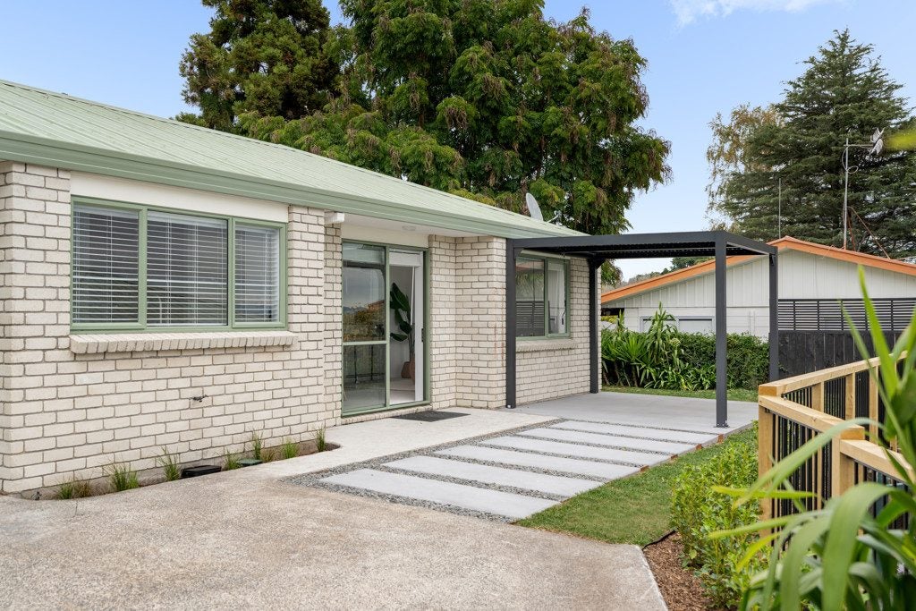 17B Corinna Street, Welcome Bay, Tauranga - Carousel 1
