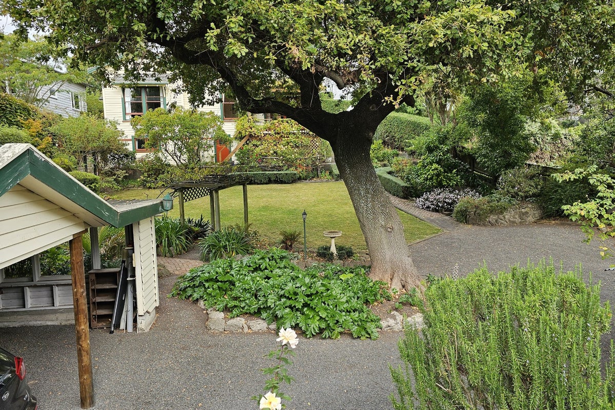 19 Cameron Road, Bluff Hill, Napier - Carousel 1