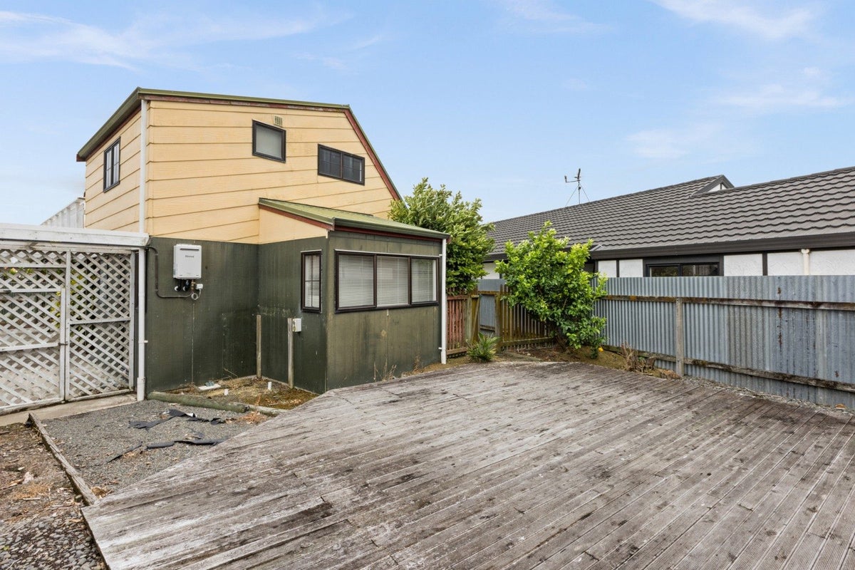 1202 Heretaunga St East, Parkvale, Hastings - Carousel 13