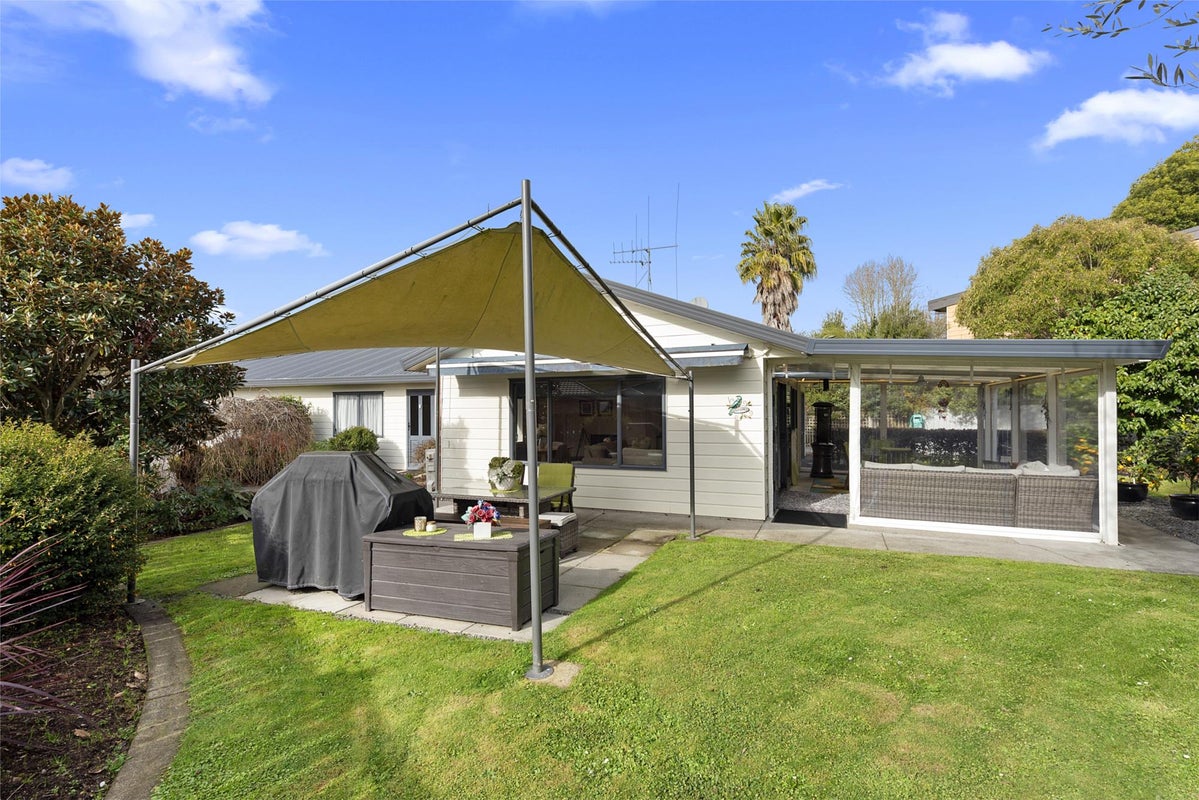 24 Minnie Place, Pukete, Hamilton - Carousel 1