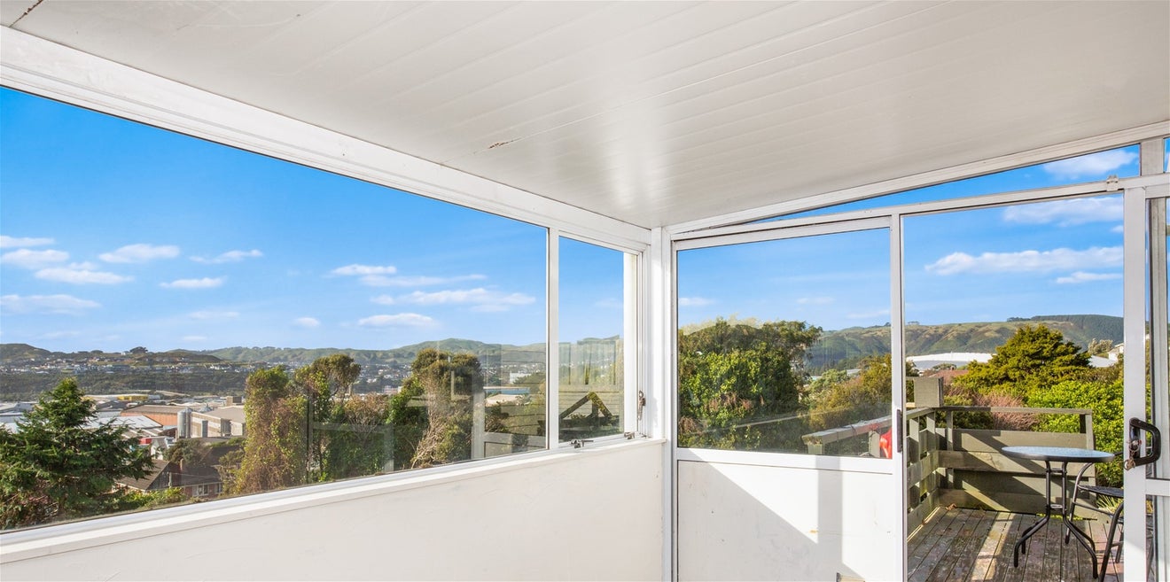 21 Waiho Terrace, Elsdon, Porirua - Carousel 1