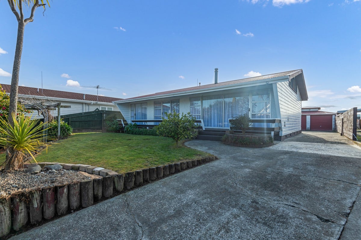 31 Lockhart Avenue, Milson, Palmerston North - Carousel 1