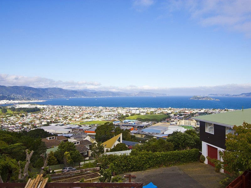 44 Mulberry Street, Maungaraki, Lower Hutt - Carousel 1