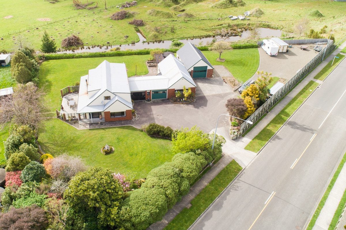 32 James Line, Kelvin Grove, Palmerston North - Carousel 21