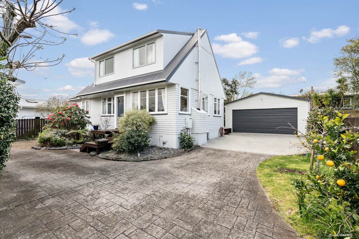 1/57 Gibraltar Street, Howick, Auckland - Carousel 1
