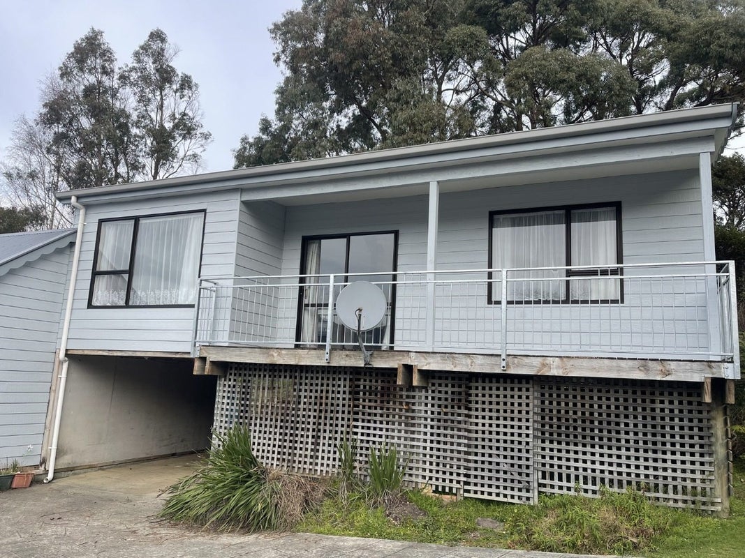 8 Kairakau Beach Road, Havelock North - Carousel 1