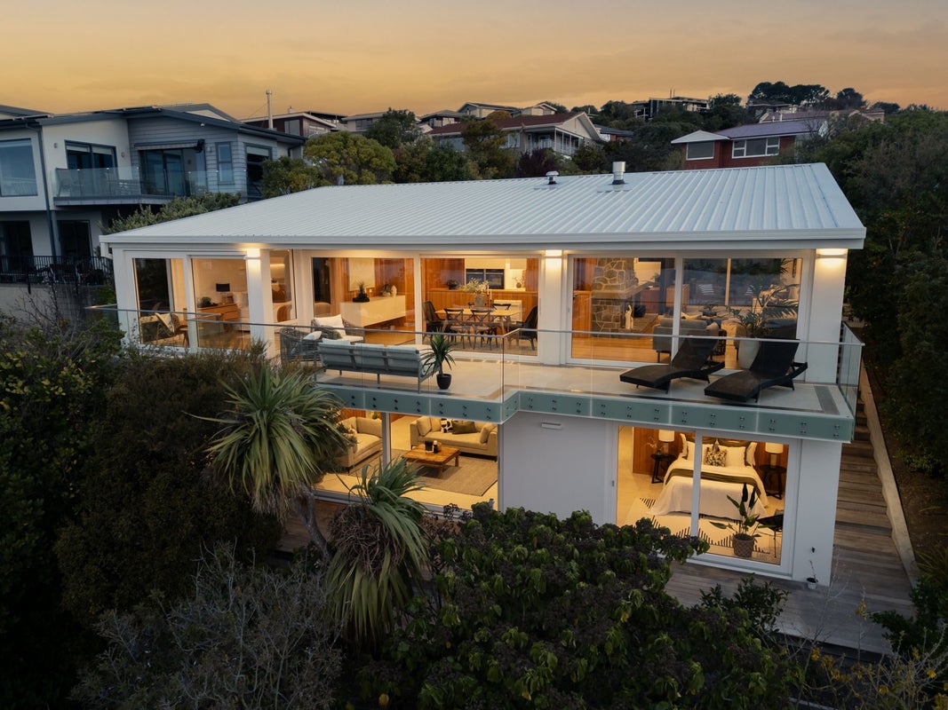 7 Michael Avenue, Mount Pleasant, Christchurch - Carousel 1