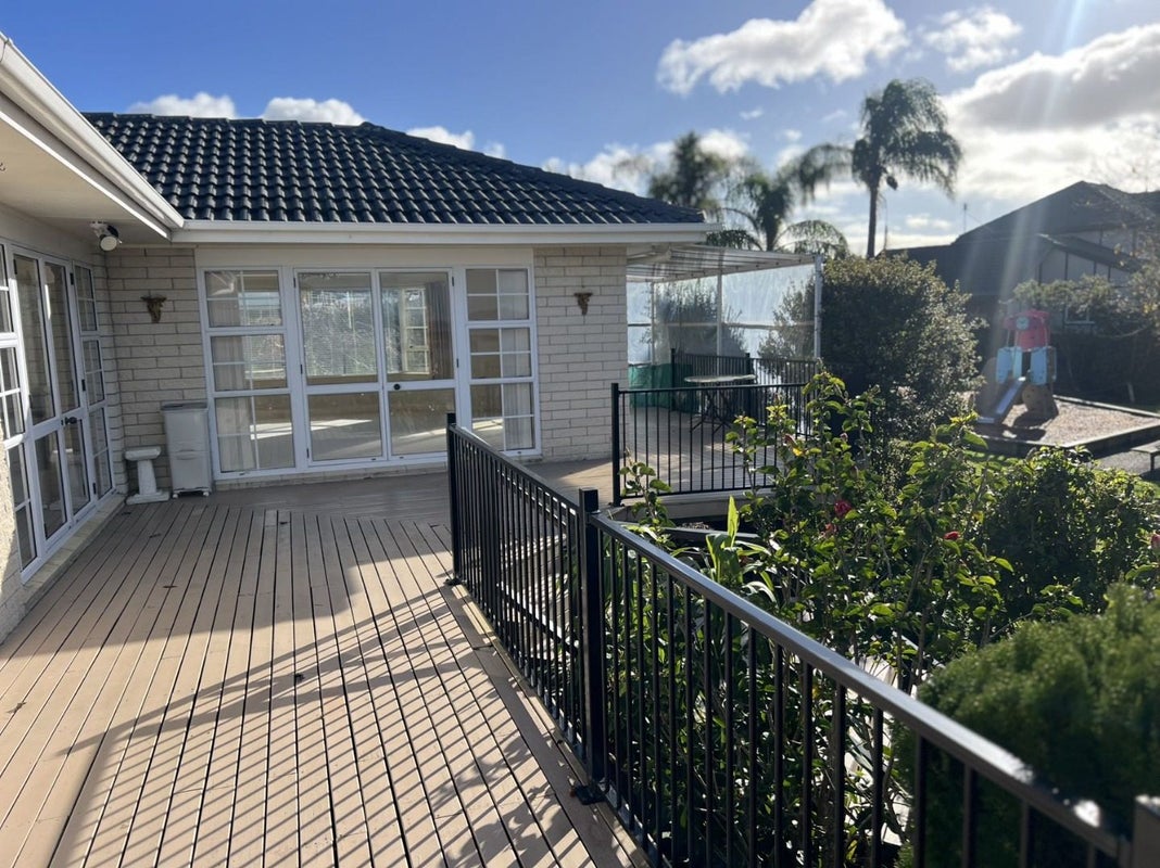 21 Oakpark Place, West Harbour, Auckland - Carousel 17