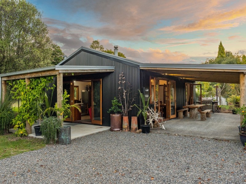 18 Oioi Street, Owhango - Carousel 1