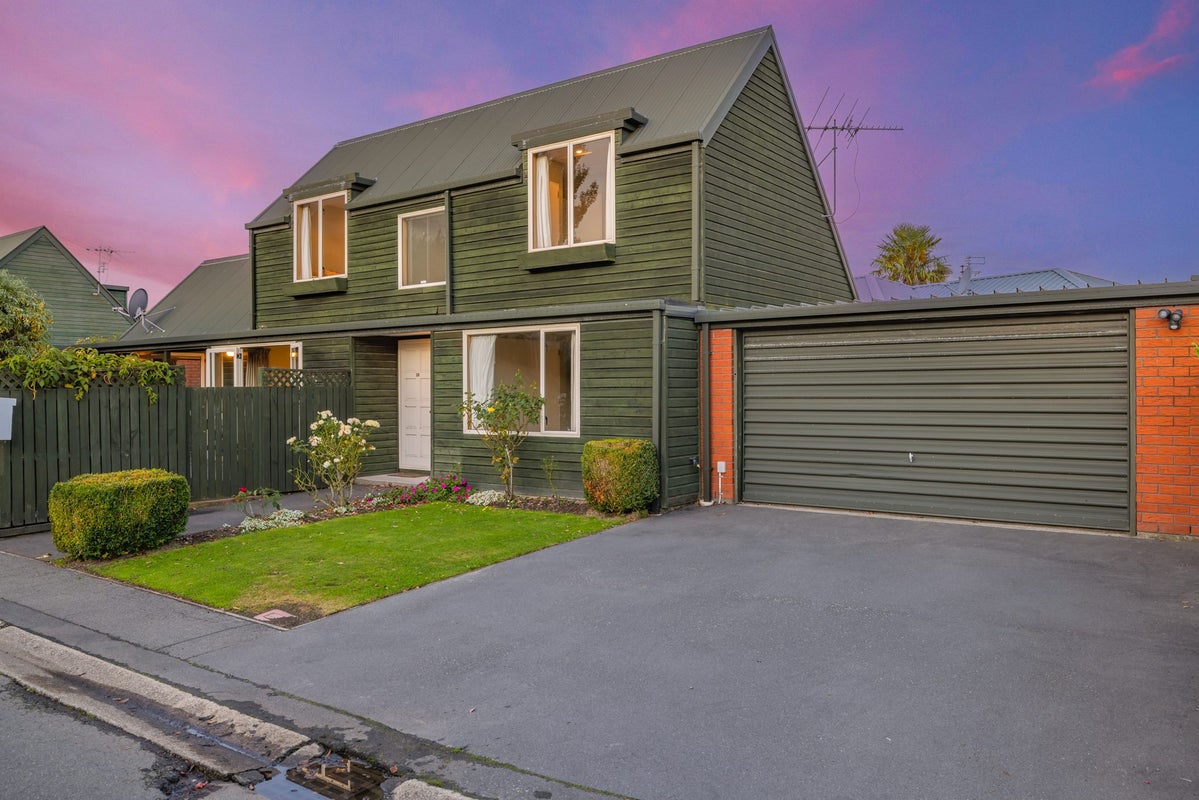 1B Phoenix Lane, Northcote, Christchurch - Carousel 1