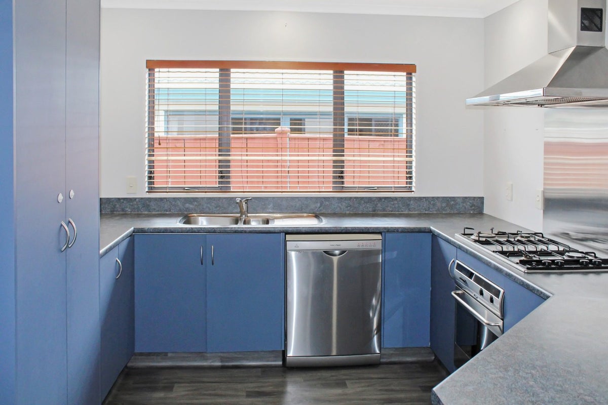 7 Rose Place, Awapuni, Palmerston North - Carousel 2