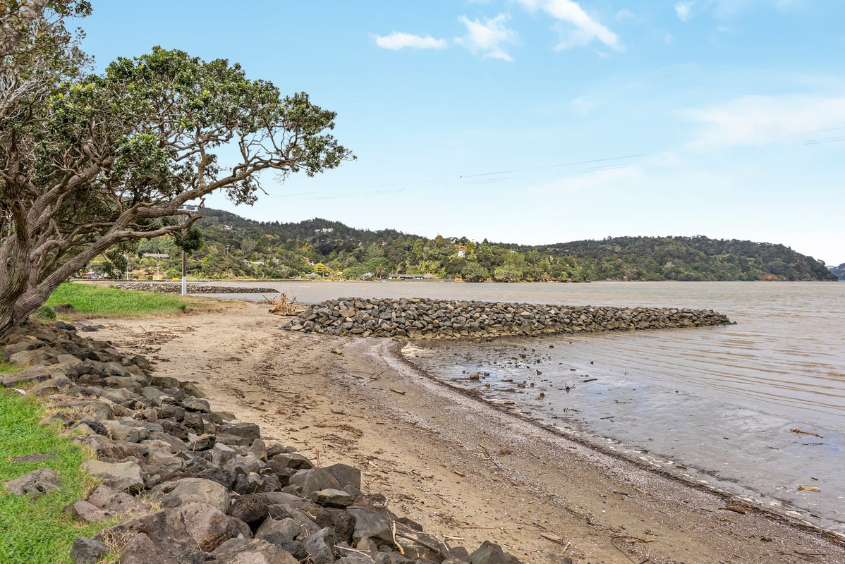 1258 Huia Road, Huia, Auckland - Carousel 21