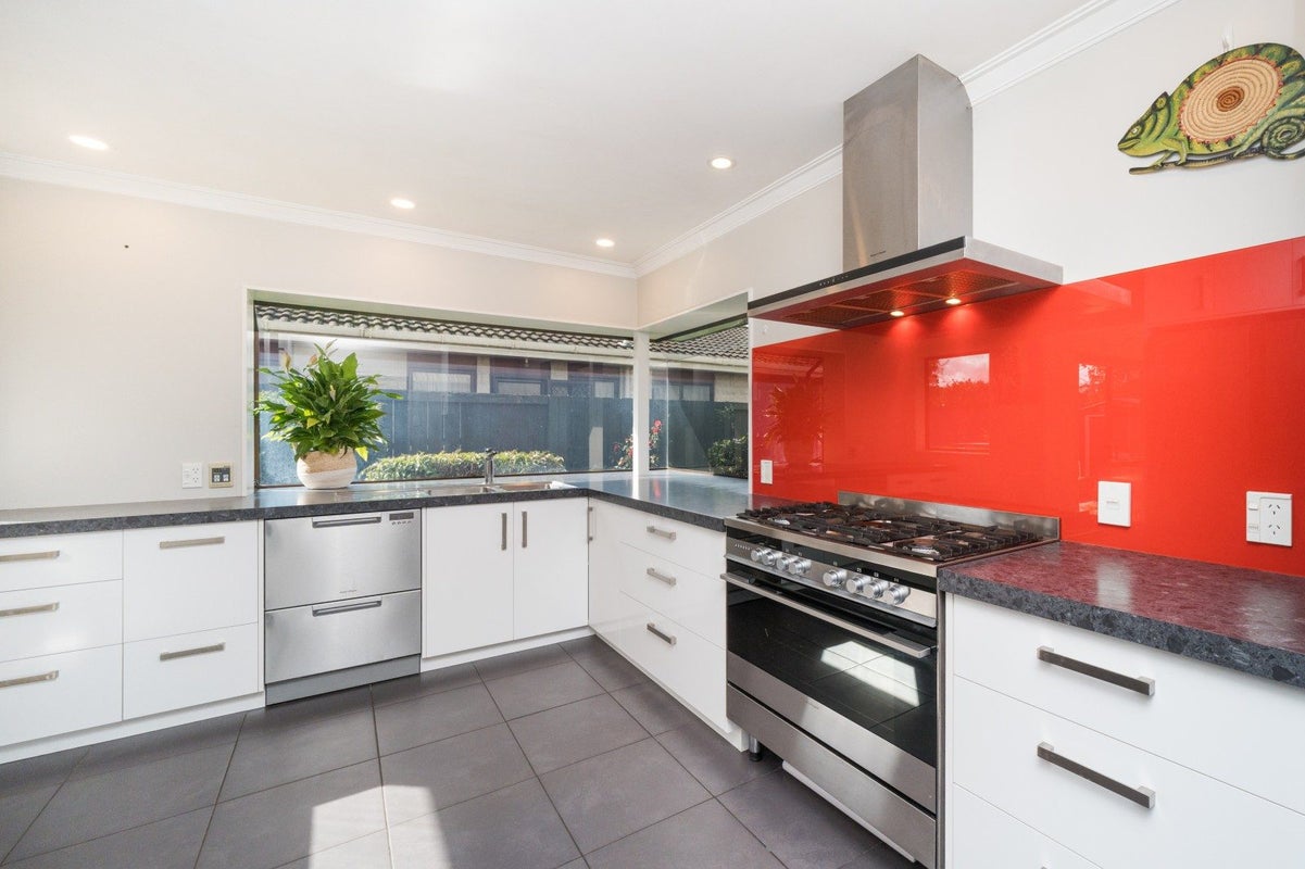 108 John F Kennedy Drive, Milson, Palmerston North - Carousel 2