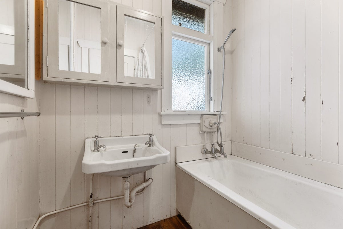 176 Huatoki Street, Upper Vogeltown, New Plymouth - Carousel 18