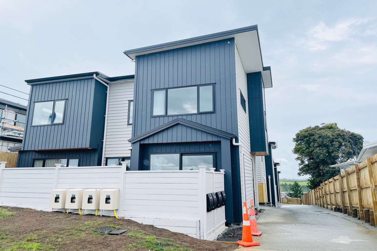 40A Spencer Road, Pinehill, Auckland - Carousel 1