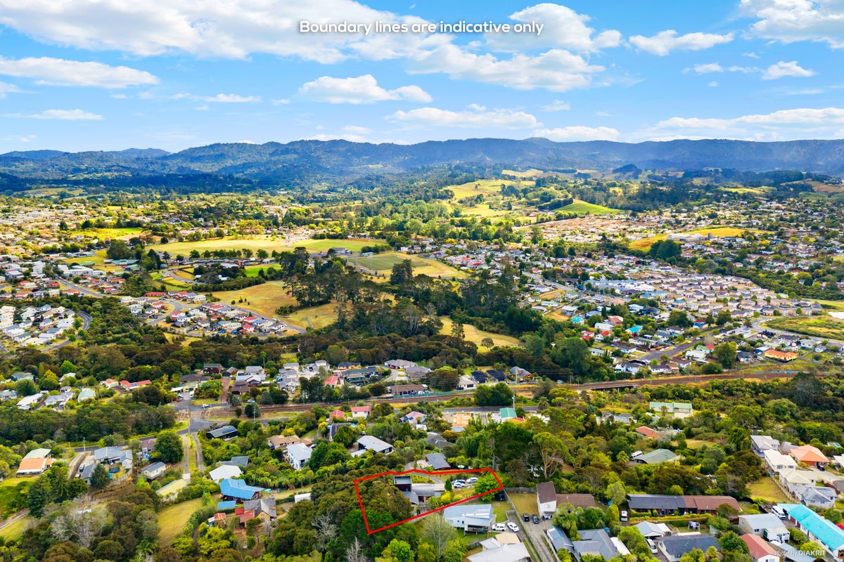 12 Kukupa Road, Sunnyvale, Auckland - Carousel 2