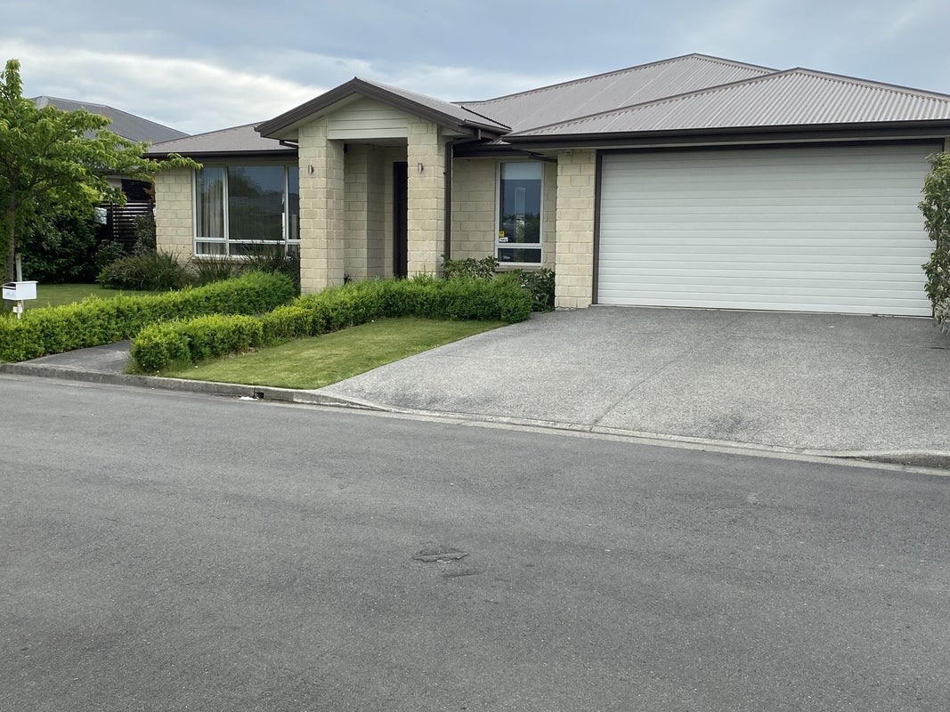 8 Fintan Mews, Aidanfield, Christchurch - Carousel 2