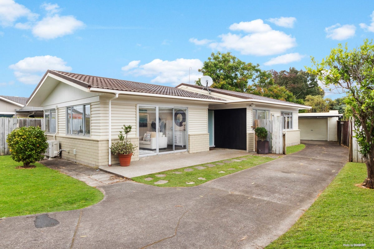 12 Pinedale Place, Henderson, Auckland - Carousel 1