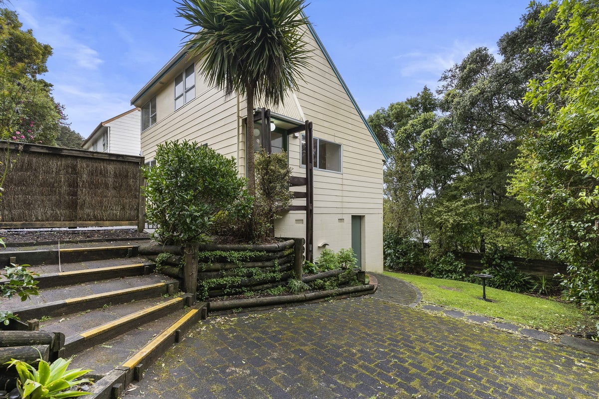 2/5 Karapiti Place, Glen Eden, Auckland - Carousel 2