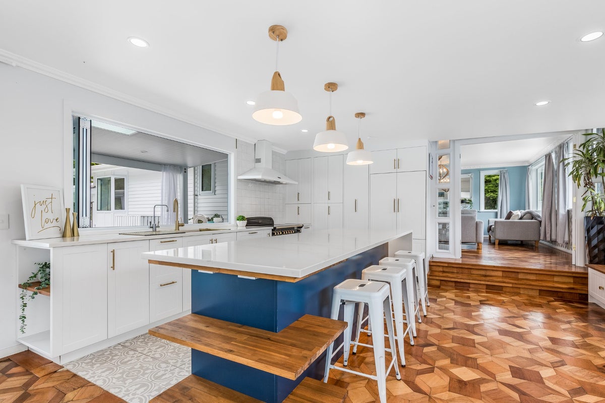 4 Molloys Road, Te Marua, Upper Hutt - Carousel 1