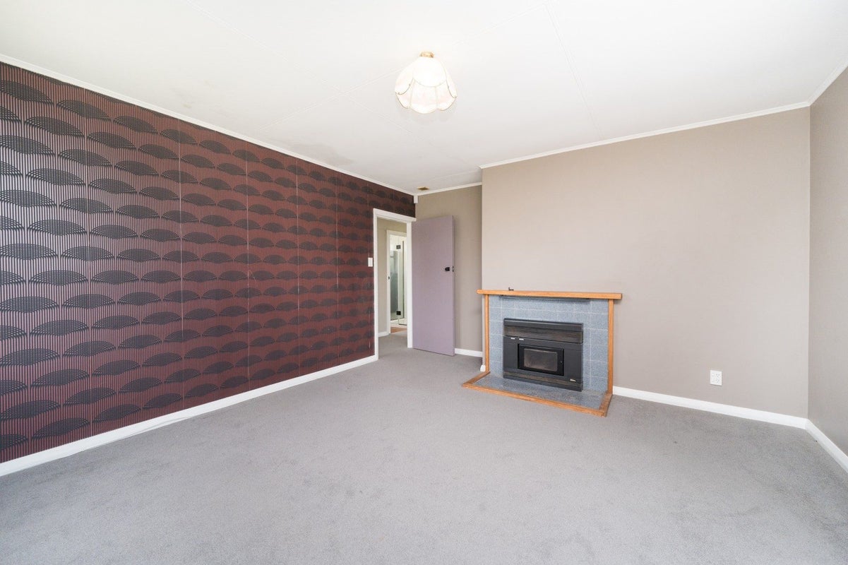 3 Montrose Place, Takaro, Palmerston North - Carousel 2