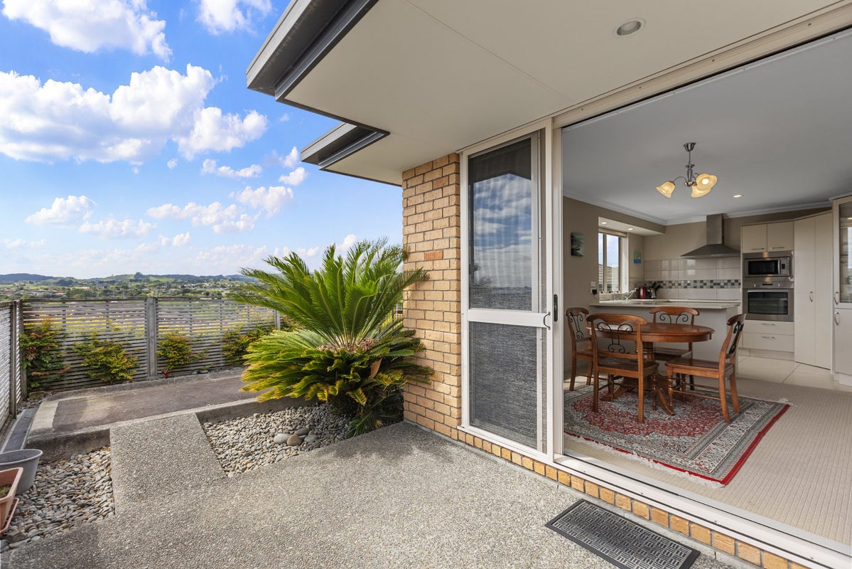 18/17 Simmonds Grove, Greerton, Tauranga - Carousel 1