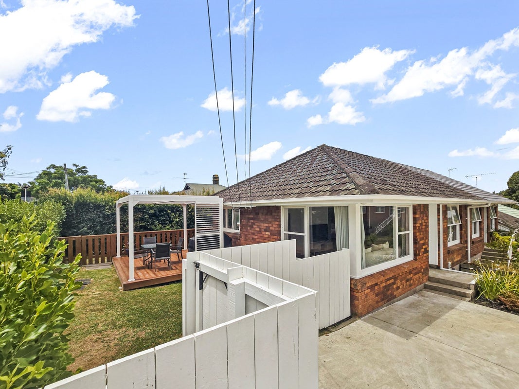 1/5 Roberts Avenue, Bayswater, Auckland - Carousel 1