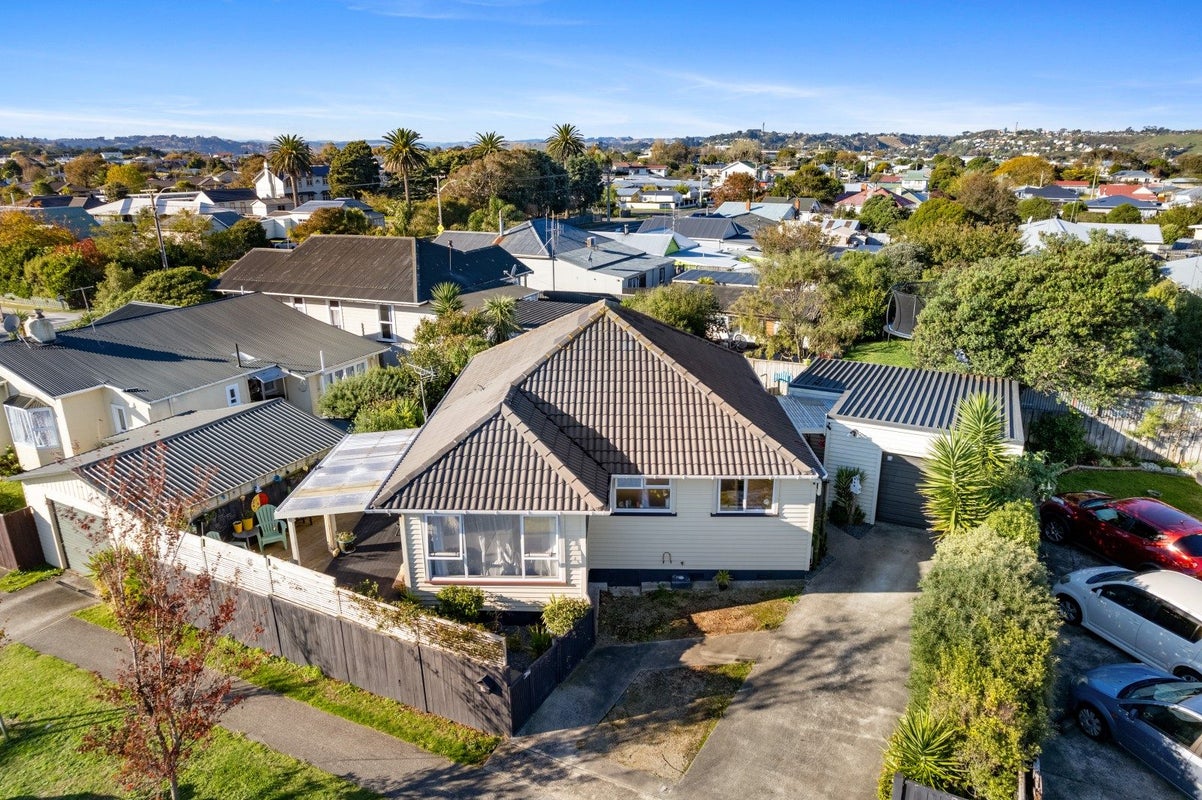 12 Collins Street, Gonville, Whanganui - Carousel 25