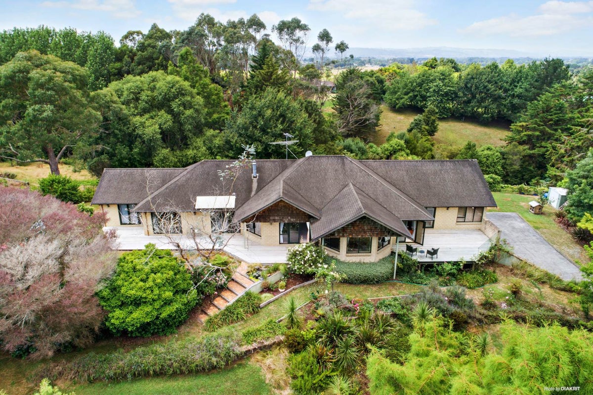 45 Polo Prince Drive, Manurewa - Carousel 1