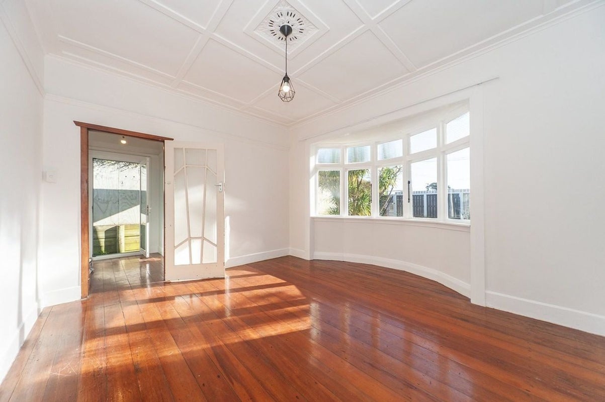 372 Broadway, Miramar, Wellington - Carousel 2