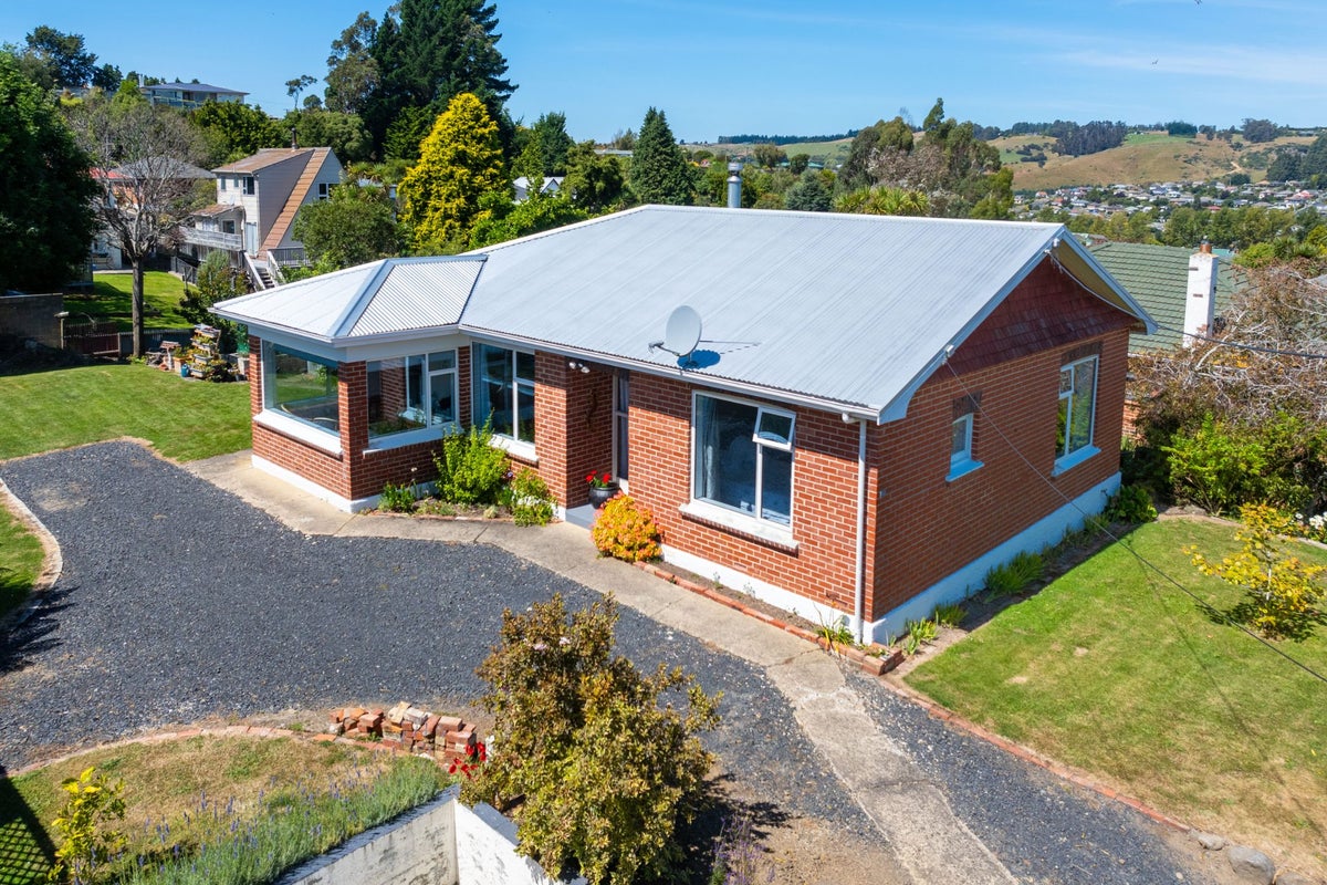15 Shulma Street, Abbotsford, Dunedin - Carousel 1