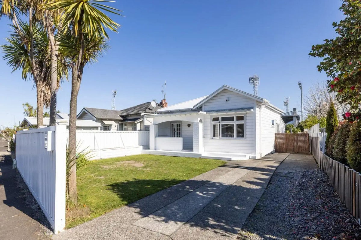74 Nelson Crescent, Napier South, Napier - Carousel 14