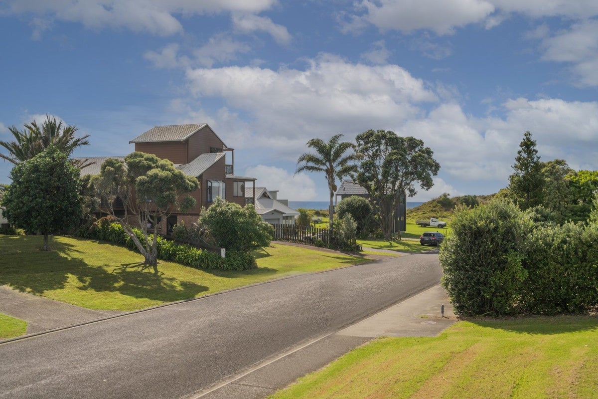 4A Moray Place, Whiritoa, Waihi - Carousel 2