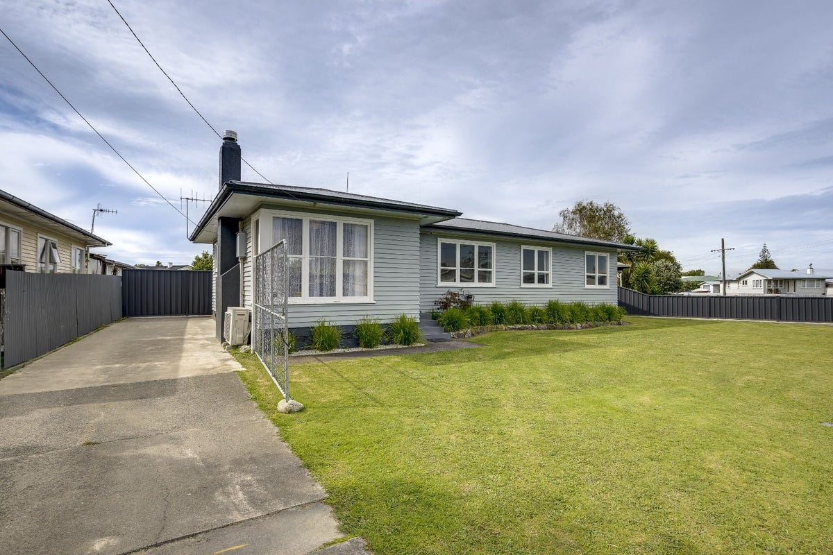 56 Oldham Avenue, Onekawa, Napier - Carousel 1