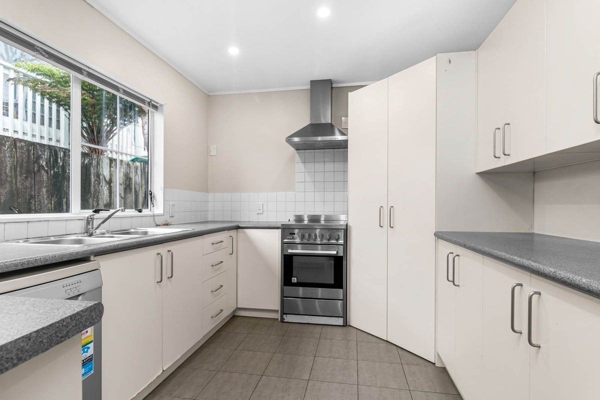 49 Glendale Road, Glen Eden, Auckland - Carousel 1