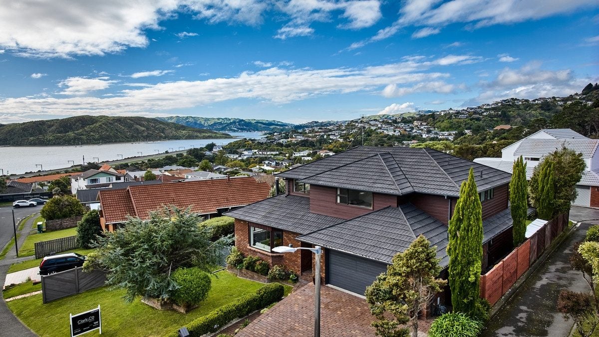 13 Halladale Road, Papakowhai, Porirua - Carousel 1