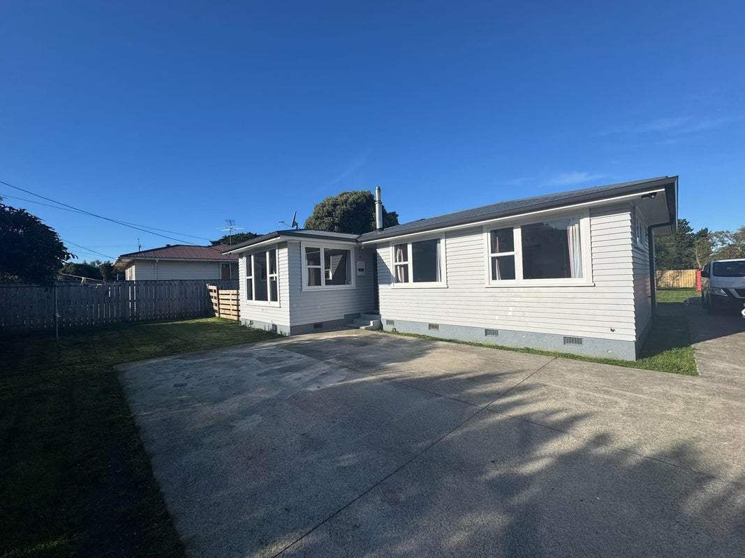 5 Moore Street, Featherston - Carousel 1