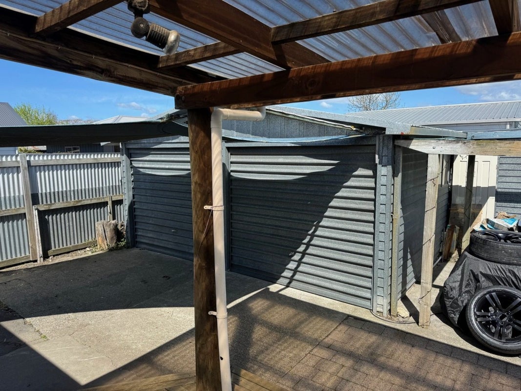 710 Avenue Road West, Saint Leonards, Hastings - Carousel 2